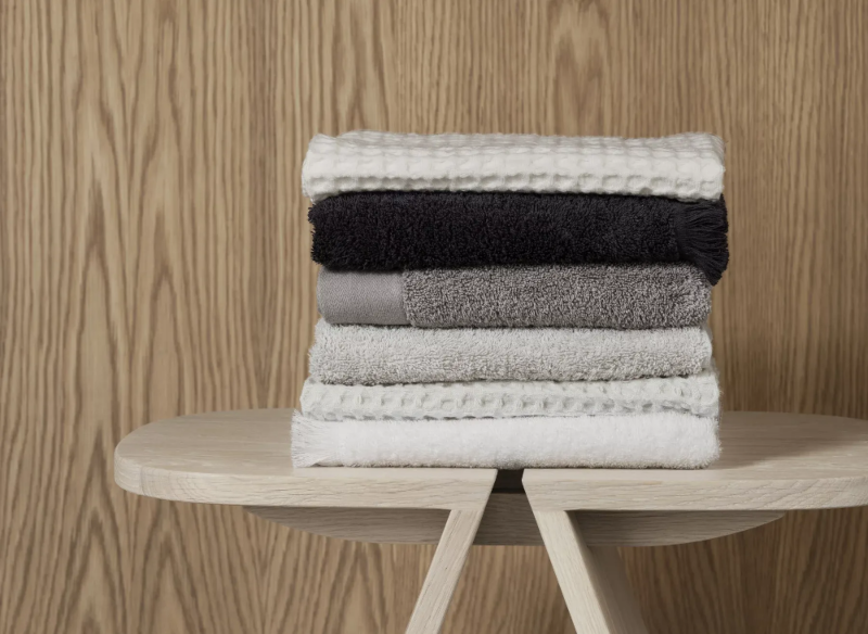 BOUT DE CANAPE AVIO MOBILIER BLOMUS