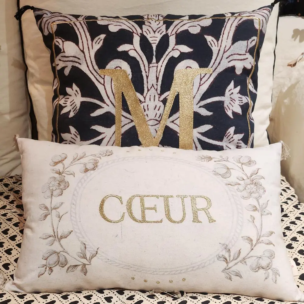 COUSSIN ENLUMINURE COEUR BONCOEURS
