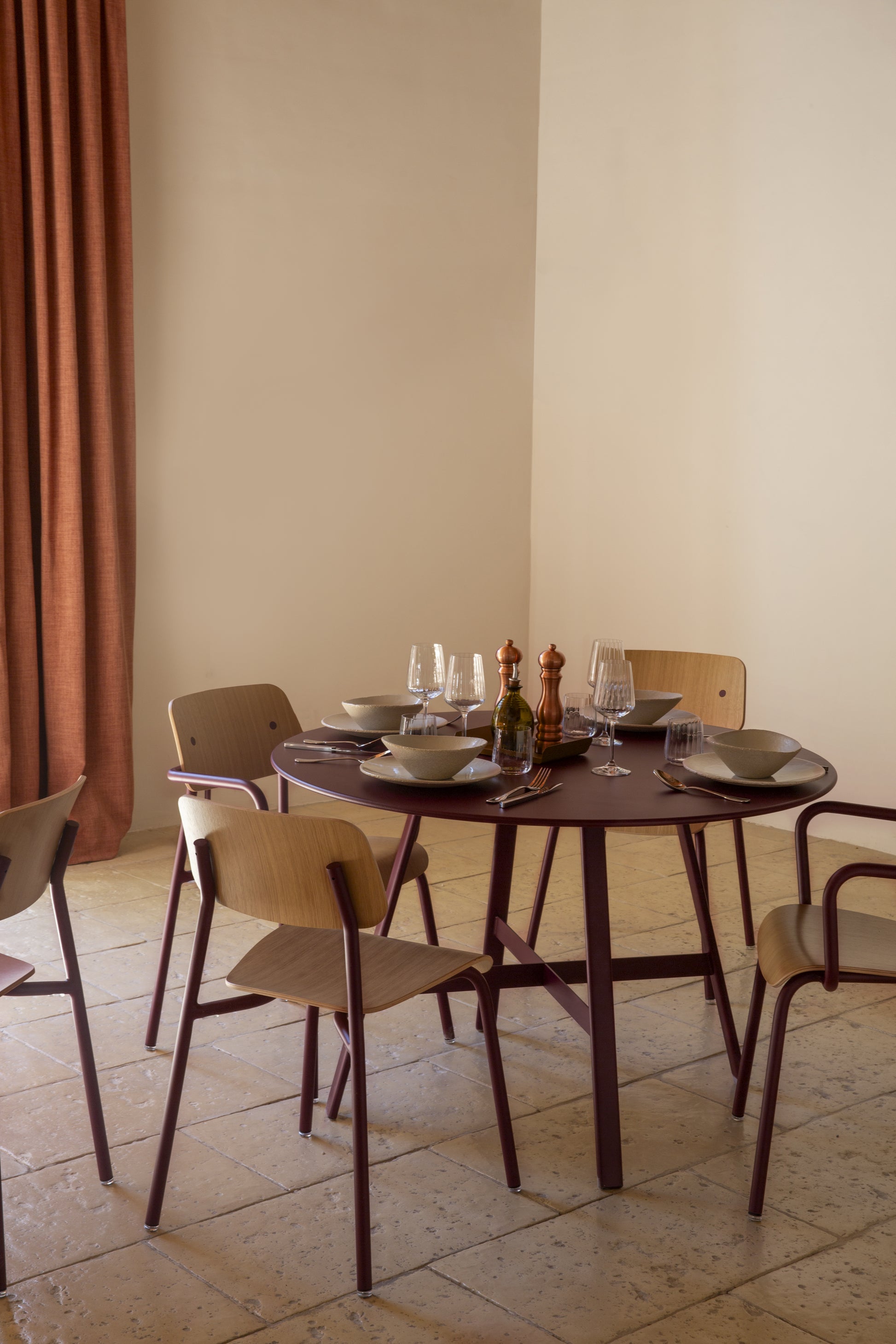 TABLE SO'O Ø 117 CM FERMOB