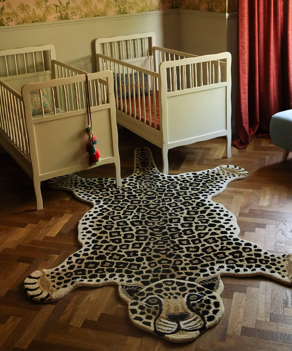 TAPIS XL LOONY LEOPARD DOING GOODS
