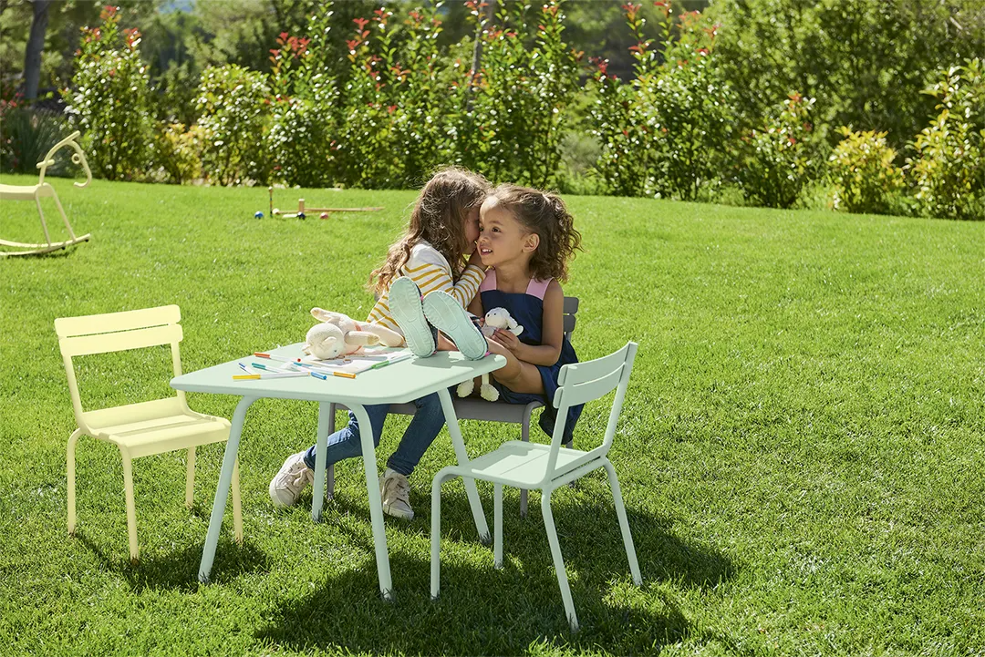 CHAISE "LUXEMBOURG" KID Curiosité