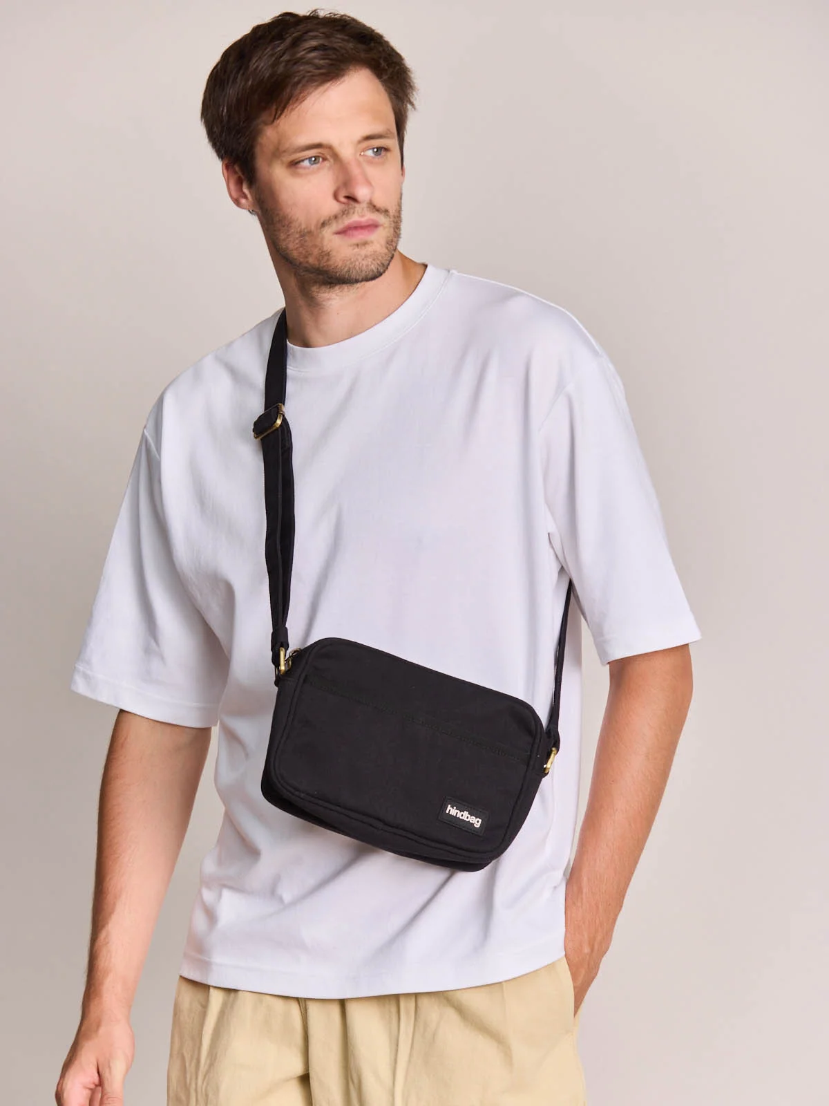 Sac bandoulière Nino noir en coton bio HINDBAG – Unisexe HINDBAG