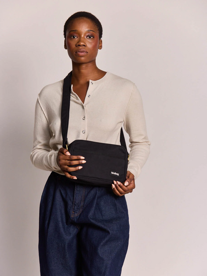 Sac bandoulière Nino noir en coton bio HINDBAG – Unisexe HINDBAG