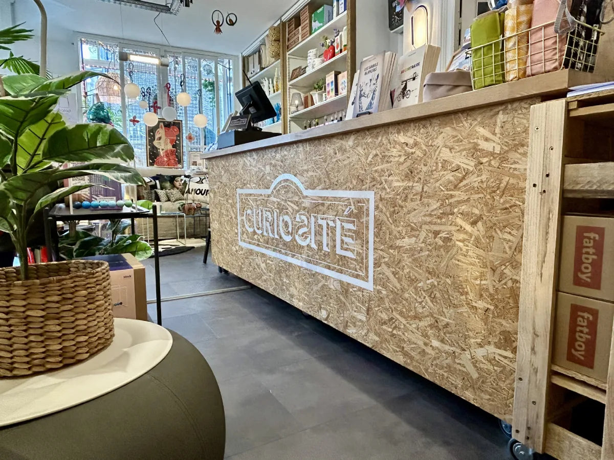 Du petit cadeau sympa à l’objet coup de cœur, il y en a pour tous les goûts et tous les budgets dans notre boutique de décoration et lifestyle. Passez nous voir et laissez-vous surprendre !
