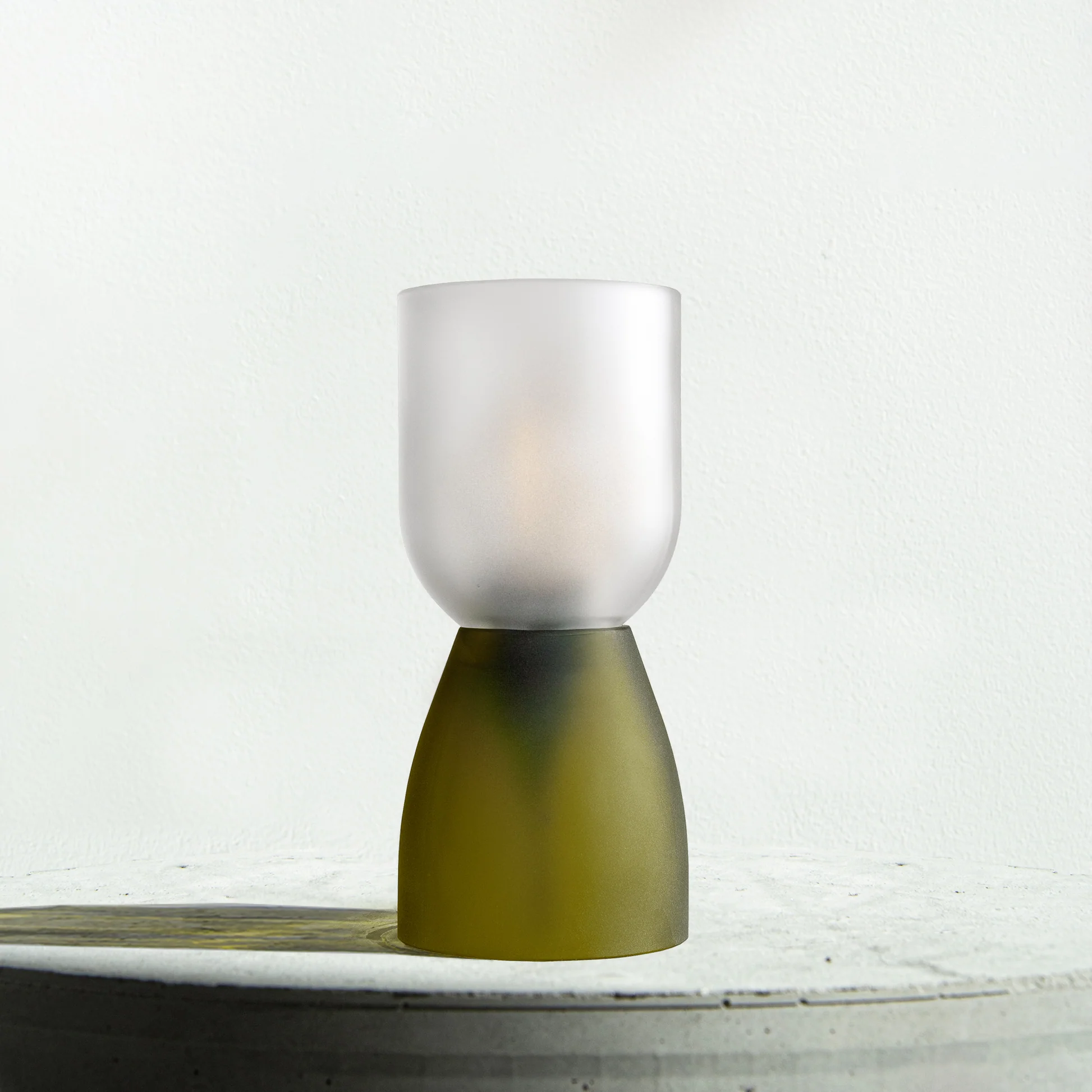 LAMPE A POSER SMALL Q DE BOUTEILLES BLANC FEUILLE MORTE